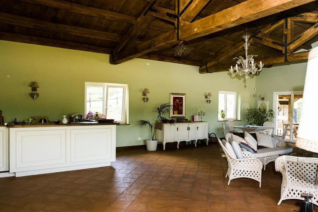 Agriturismo Borgo Serafino Mangone  Luaran gambar