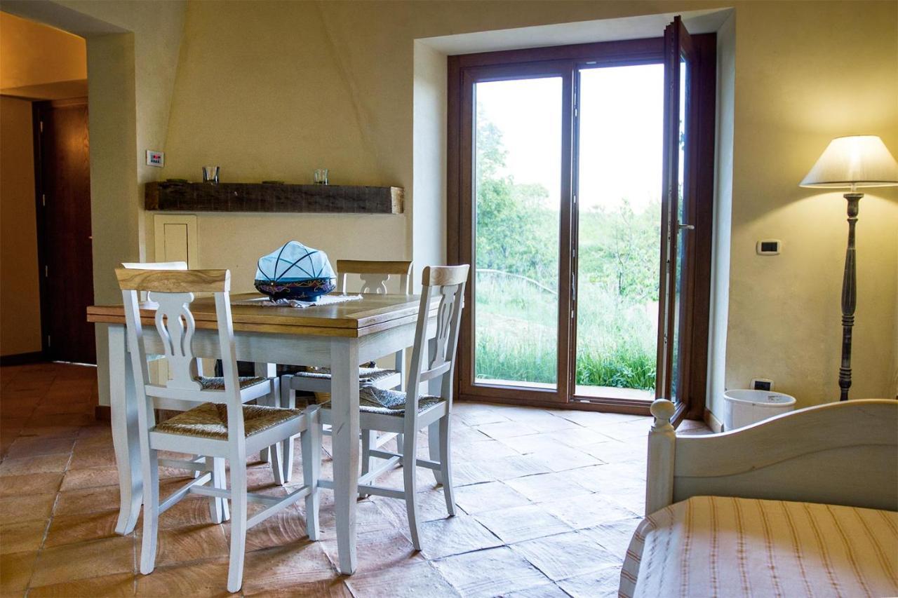 Agriturismo Borgo Serafino Mangone  Luaran gambar
