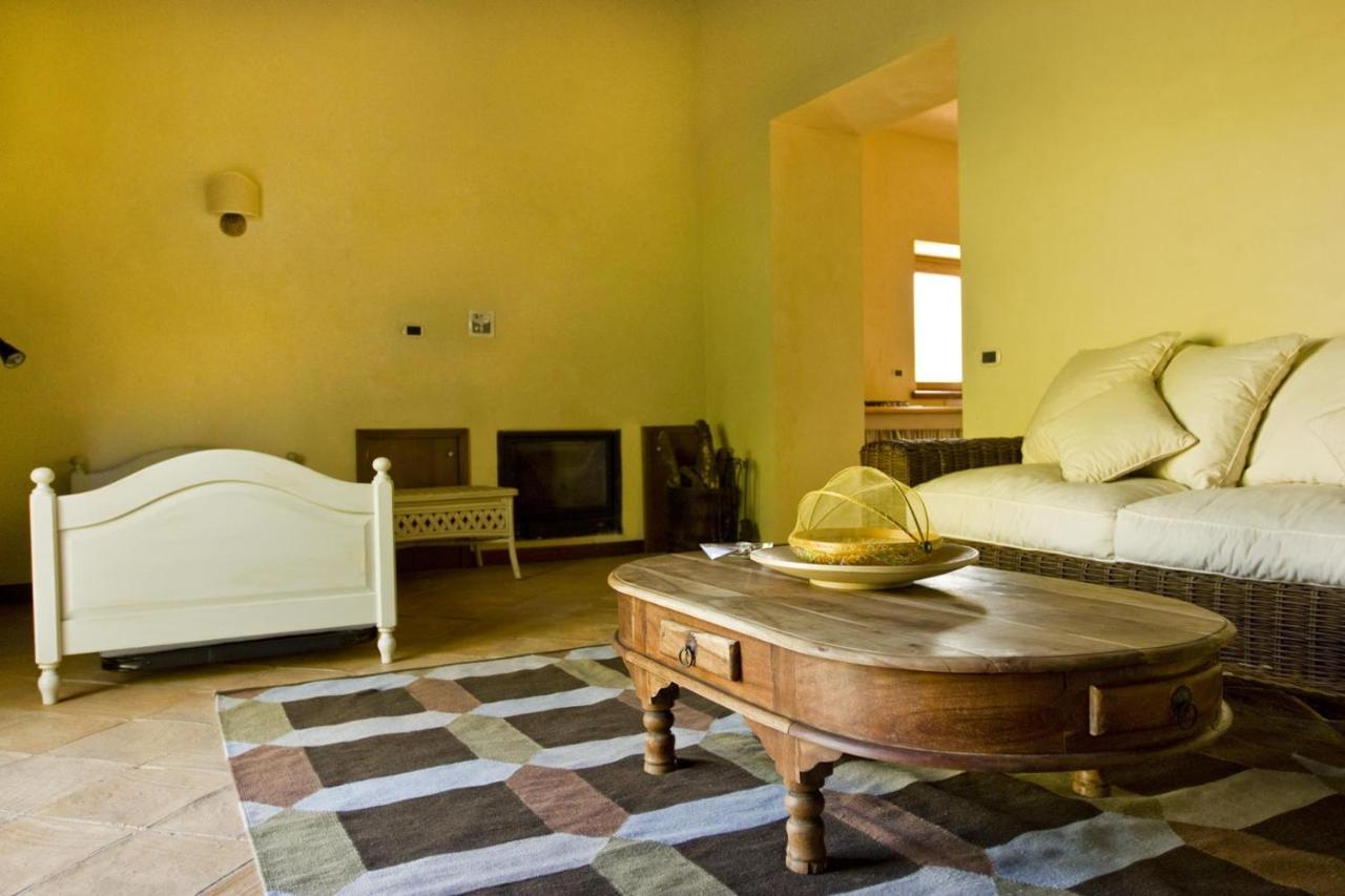 Agriturismo Borgo Serafino Mangone  Luaran gambar