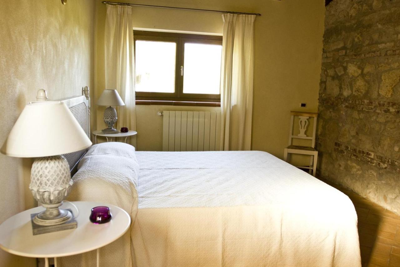 Agriturismo Borgo Serafino Mangone  Luaran gambar