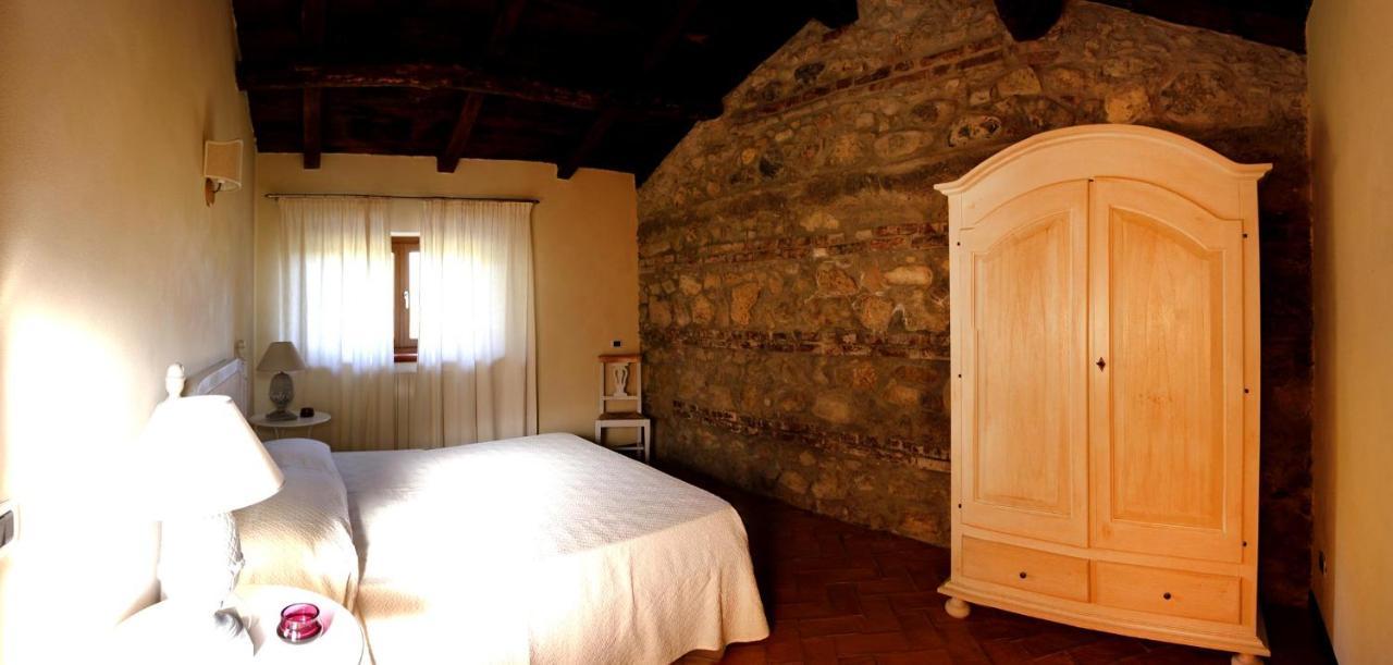 Agriturismo Borgo Serafino Mangone  Luaran gambar