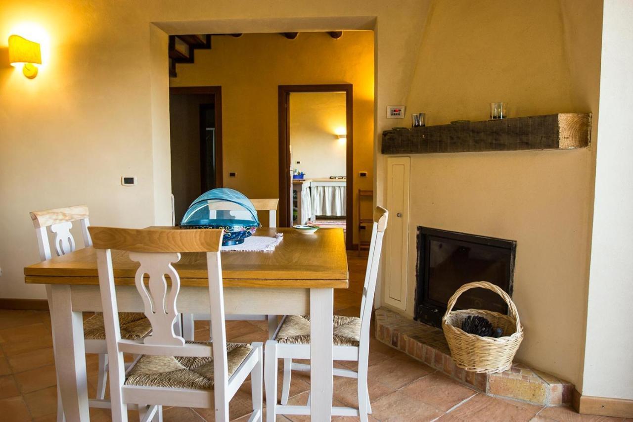 Agriturismo Borgo Serafino Mangone  Luaran gambar